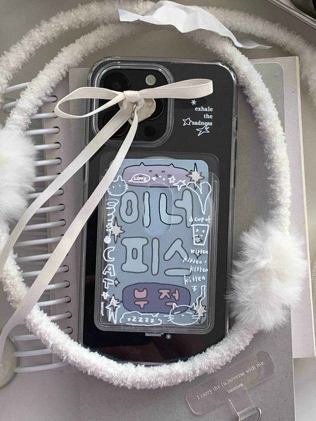 Chili Matte Clear Magnetic Card Holder